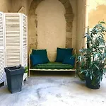Διαμέρισμα Ulysse, Spacieux Au Centre Historique D'uzes En Rez-de-chaussee Avec Exterieur, Proche Parking Des Marroniers