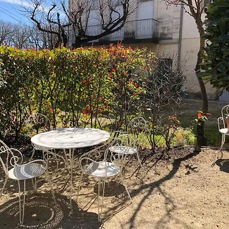 Ulysse, Spacieux Au Centre Historique D'uzes En Rez-de-chaussee Avec Exterieur, Proche Parking Des Marroniers *