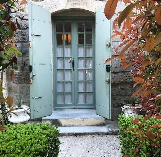 Ulysse, Spacieux Au Centre Historique D'uzes En Rez-de-chaussee Avec Exterieur, Proche Parking Des Marroniers Appartement *
