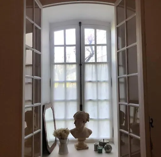 Appartement Ulysse, Spacieux Au Centre Historique D'uzes En Rez-de-chaussee Avec Exterieur, Proche Parking Des Marroniers