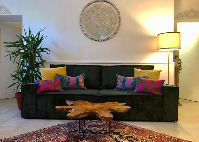 Appartement Ulysse, Spacieux Au Centre Historique D'uzes En Rez-de-chaussee Avec Exterieur, Proche Parking Des Marroniers *
